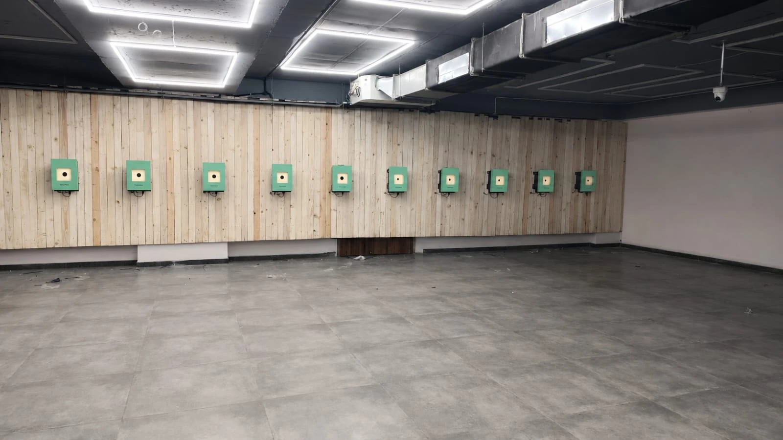 Tachus 10 electronic target installation at a shooting range