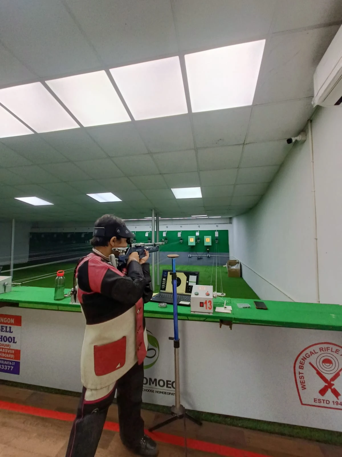 Training session on Tachus 10 electronic targets at an indoor range